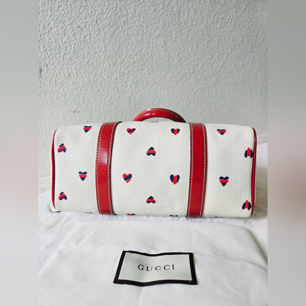 Limited Edition Gucci GG Supreme Hearts Joy Boston Bag - Picture 9 of 16